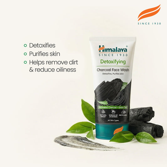 Himalaya Detergente Viso Detox al Carbone Attivo e Tè Verde – 150ml